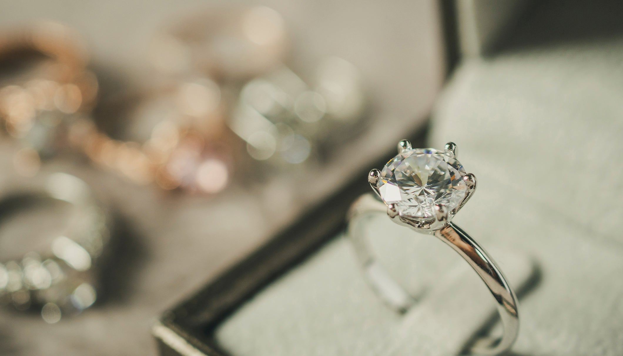Leading-Jewellery-Brand-Full-Width-Image-2